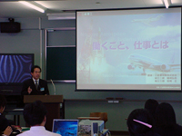総務課社員による